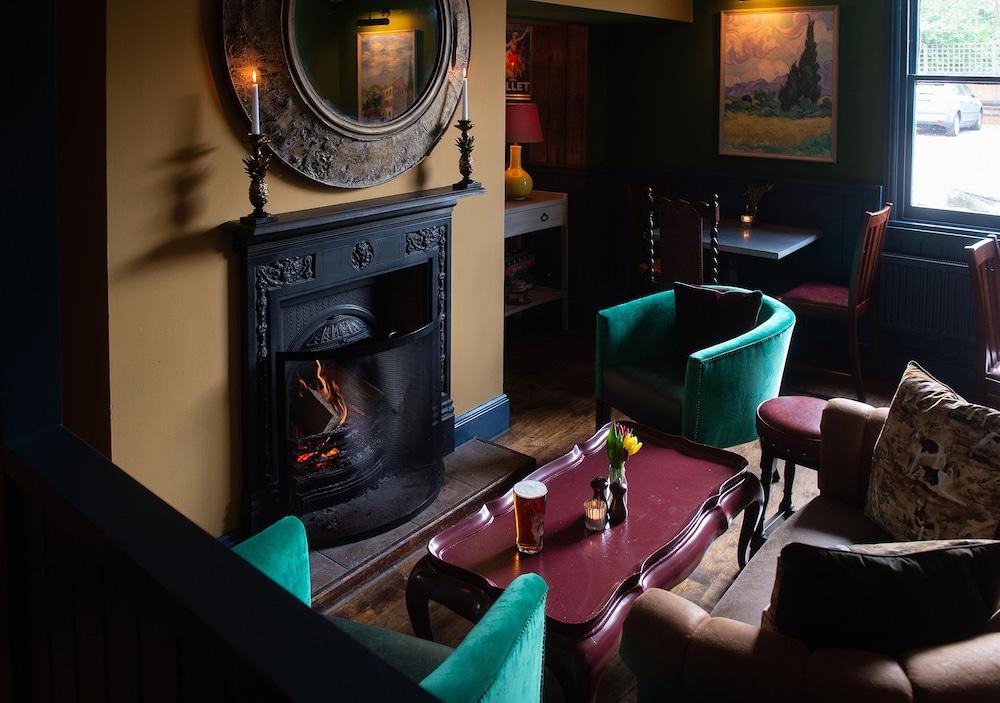 Отель The Carnarvon Arms Ньюбери Экстерьер фото